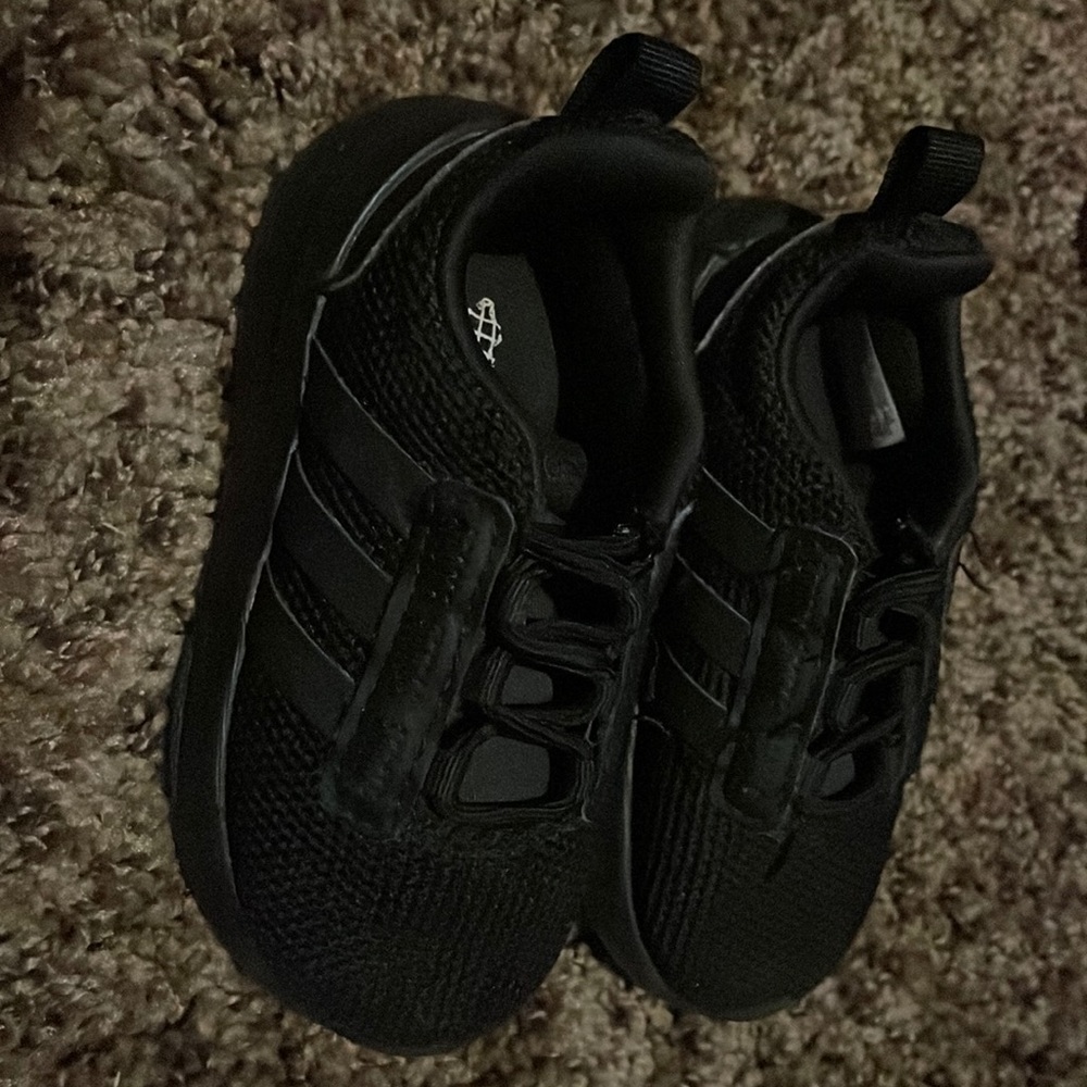 Baby boy addidas shoes size 5
